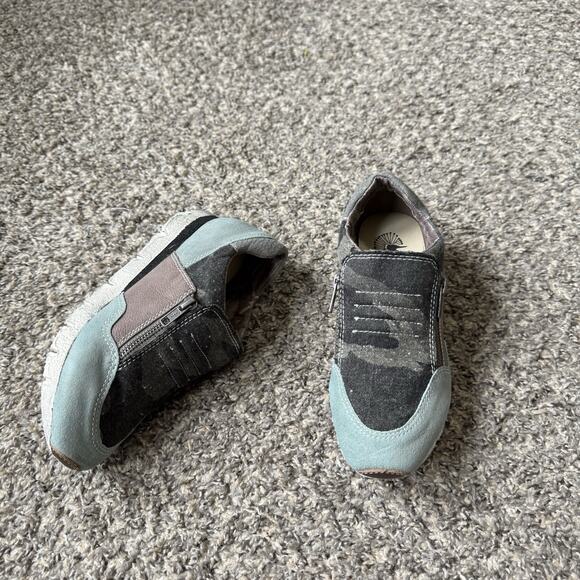 OTBT Sewell 6.5 M Sneakers Shoe Leather Fabric Zip Slip-on Athleisure Camo Blue - Picture 1 of 10